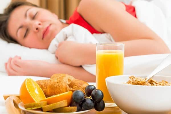 dormir-e-alimentar-se-bem-melhora-seu-animo