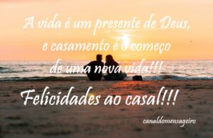 casal-sentado-na-areia